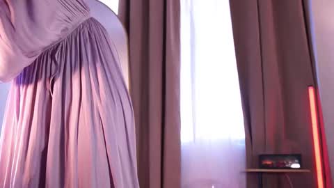 Lyhana Lee online show from 12-20-25, 02:35