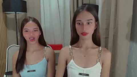 Snapshot of lykaloops chatting on 05-19-26, 06:36 LYKA LOOPS online show from 05-19-26, 06:36