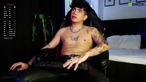 Lyle Bennett Freelance Model online show from 03-01-26, 09:28