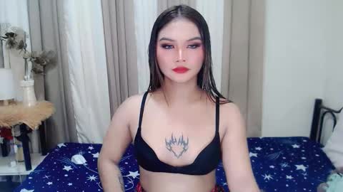 Snapshot of lylia_lust chatting on 11-12-25, 11:43 lylia_lust online show from 11-12-25, 11:43