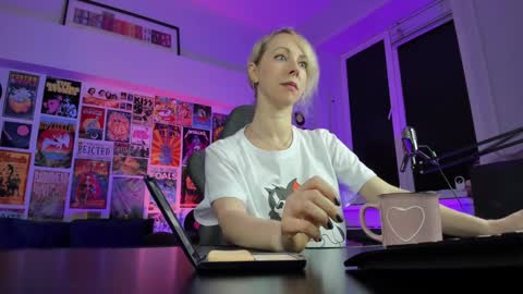 Lylith Skye NO NUDE model online show from 01-09-25, 08:24