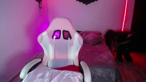 Snapshot of lyluciana chatting on 06-30-26, 02:07 Luciana online show from 06-30-26, 02:07