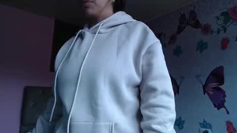 Snapshot of lylyum_k chatting on 10-29-25, 12:29 kat online show from 10-29-25, 12:29