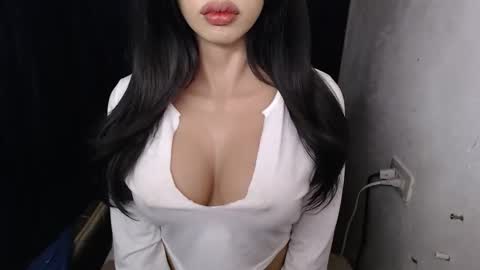 Lyn online show from 03-12-26, 02:01