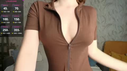 Snapshot of lynafrost chatting on 05-31-26, 05:26 LynaFrost online show from 05-31-26, 05:26
