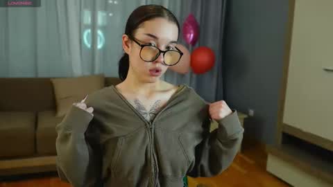 Hello there Im Eva3 Im new model here online show from 11-22-25, 02:05