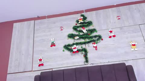 Snapshot of lynn_and_esteban chatting on 12-22-24, 10:38 Lynn jonnes online show from 12-22-24, 10:38