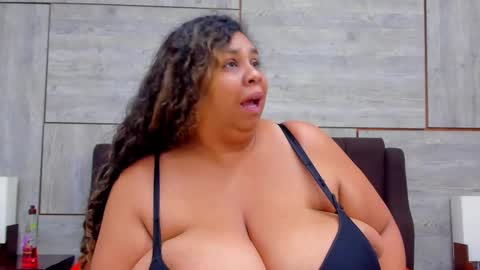 Snapshot of lynn_and_esteban chatting on 03-02-25, 05:23 Lynn jonnes online show from 03-02-25, 05:23