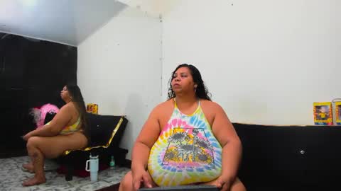 Snapshot of lynn_and_esteban chatting on 07-04-26, 03:35 Lynn jonnes online show from 07-04-26, 03:35