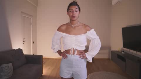  LYNN  online show from 03-05-26, 06:20