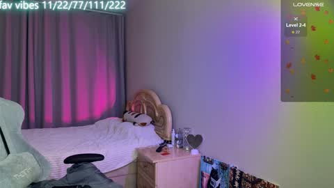 Snapshot of lynne_dawson chatting on 10-08-25, 04:04 lynne_dawson online show from 10-08-25, 04:04