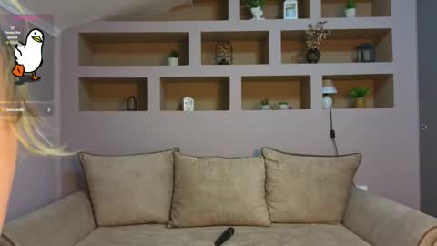 Snapshot of lynntiny chatting on 09-18-25, 05:37 Lynn online show from 09-18-25, 05:37