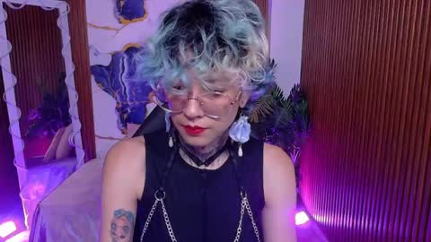 Snapshot of lyra_tay chatting on 06-08-26, 07:03 lyra_tay online show from 06-08-26, 07:03