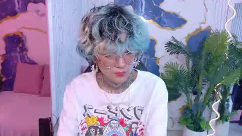 Snapshot of lyra_tay chatting on 06-11-26, 12:32 lyra_tay online show from 06-11-26, 12:32