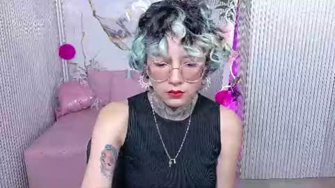 Snapshot of lyra_tay chatting on 07-12-26, 01:35 lyra_tay online show from 07-12-26, 01:35