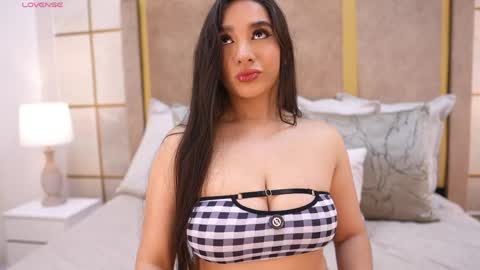 Snapshot of lyrabellini chatting on 06-10-26, 10:47 online show from 06-10-26, 10:47