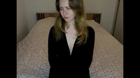 Lura online show from 03-10-26, 05:29