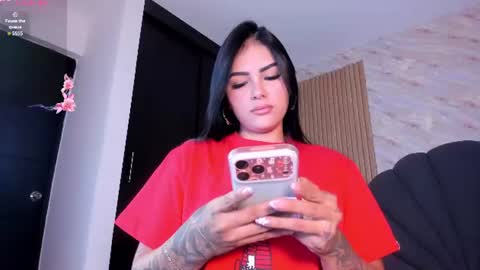 Snapshot of lys_with chatting on 06-21-26, 04:26 VIVIANA online show from 06-21-26, 04:26