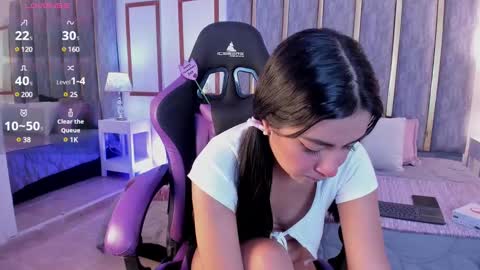 Snapshot of lyzzi_smith01 chatting on 02-14-25, 08:15 Lizzy smith online show from 02-14-25, 08:15