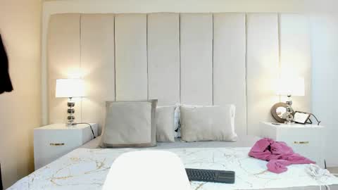 Snapshot of lyzzi_smith01 chatting on 02-25-25, 01:06 Lizzy smith online show from 02-25-25, 01:06