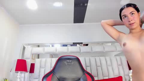 Snapshot of lyzzi_smith01 chatting on 09-24-25, 09:07 Lizzy smith online show from 09-24-25, 09:07