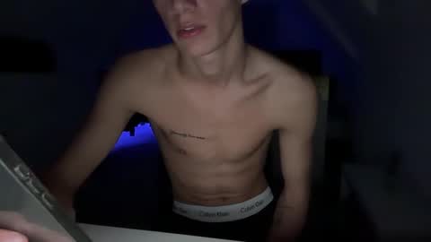 Snapshot of lz_britboy chatting on 02-04-25, 10:24 NEW Leo lz britboy online show from 02-04-25, 10:24