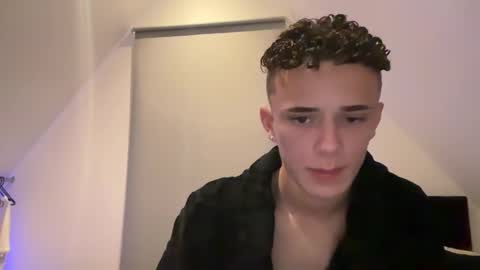 Snapshot of lz_britboy chatting on 02-12-25, 10:26 NEW Leo lz britboy online show from 02-12-25, 10:26