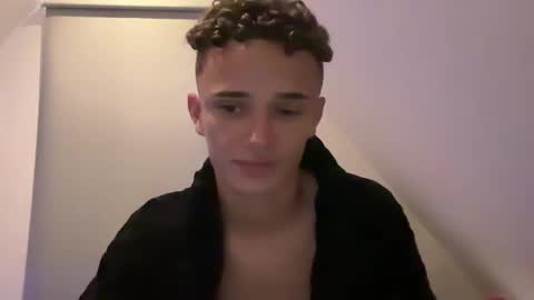 Snapshot of lz_britboy chatting on 03-05-25, 10:21 NEW Leo lz britboy online show from 03-05-25, 10:21