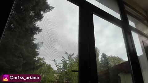 Ariana online show from 10-12-25, 06:34