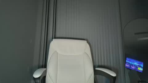 Snapshot of m_d_fl chatting on 02-16-26, 03:02 MD online show from 02-16-26, 03:02