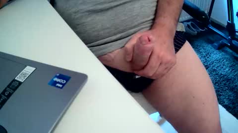 Snapshot of m_daan1969 chatting on 09-08-25, 02:27 m_daan1969 online show from 09-08-25, 02:27