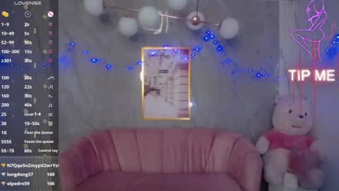Snapshot of m_eris_s chatting on 07-19-26, 12:47 Eris online show from 07-19-26, 12:47