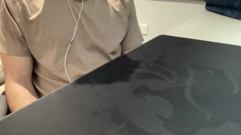 Snapshot of m_pete chatting on 10-13-25, 05:46 m_pete online show from 10-13-25, 05:46