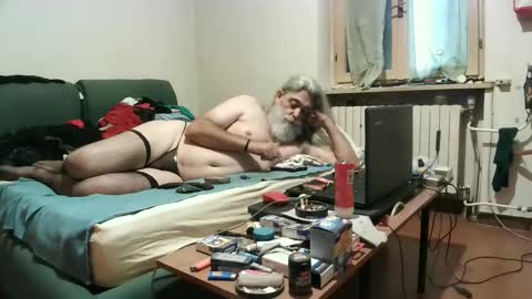 Snapshot of maax1970to chatting on 10-11-25, 03:21 maax1970 online show from 10-11-25, 03:21