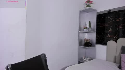 Snapshot of maazikeen chatting on 10-28-25, 08:29 Mazikeen online show from 10-28-25, 08:29