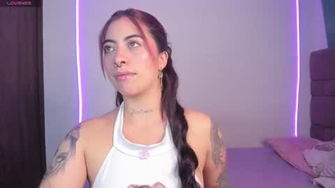Snapshot of maazikeenx chatting on 06-12-26, 04:44 Sara online show from 06-12-26, 04:44