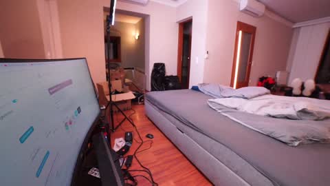 Mac Troy online show from 01-14-25, 09:20