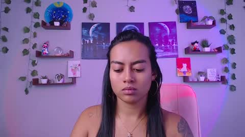 Macey Elliot Modelo Independiente online show from 02-08-25, 04:04