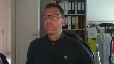 macfly67 online show from 12-15-25, 09:46