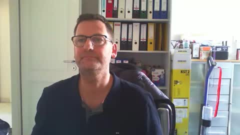 macfly67 online show from 04-17-26, 01:36