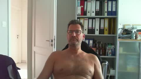 macfly67 online show from 05-14-26, 06:20