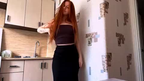 Snapshot of machelleunderdahl chatting on 06-22-26, 03:25 Nicole online show from 06-22-26, 03:25