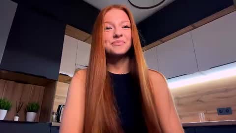Snapshot of machelleunderdahl chatting on 07-11-26, 12:13 Nicole online show from 07-11-26, 12:13