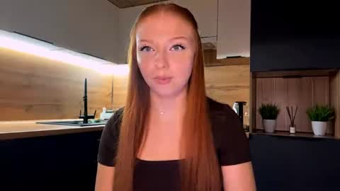 Snapshot of machelleunderdahl chatting on 07-20-26, 11:07 Nicole online show from 07-20-26, 11:07