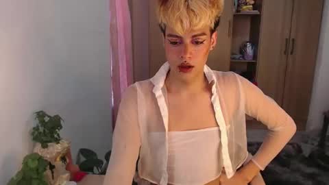 Snapshot of machissex chatting on 12-22-24, 11:22 machissex online show from 12-22-24, 11:22