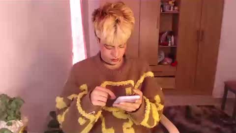 Snapshot of machissex chatting on 12-23-24, 03:01 machissex online show from 12-23-24, 03:01