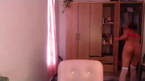 Snapshot of machissex chatting on 12-28-24, 06:40 machissex online show from 12-28-24, 06:40