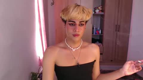 Snapshot of machissex chatting on 01-18-25, 07:15 machissex online show from 01-18-25, 07:15