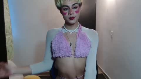 Snapshot of machissex chatting on 02-10-25, 11:15 machissex online show from 02-10-25, 11:15