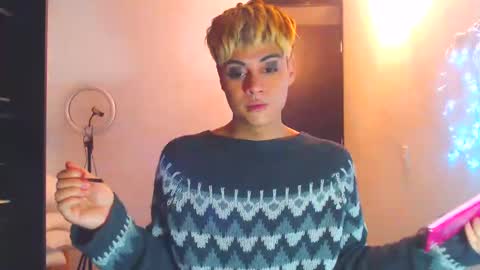 Snapshot of machissex chatting on 03-06-25, 10:52 machissex online show from 03-06-25, 10:52